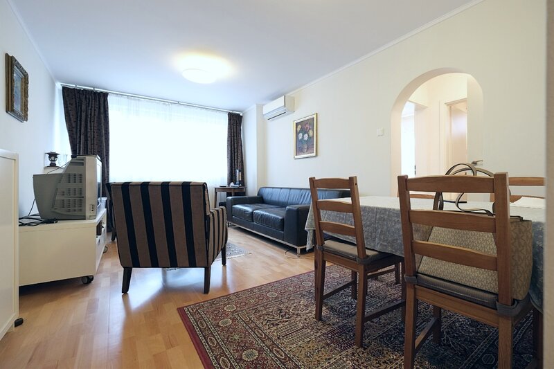 Drumul Taberei, Valea lui Mihai,